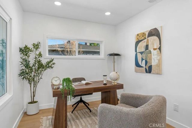 915 N Valley, Burbank, CA 91505