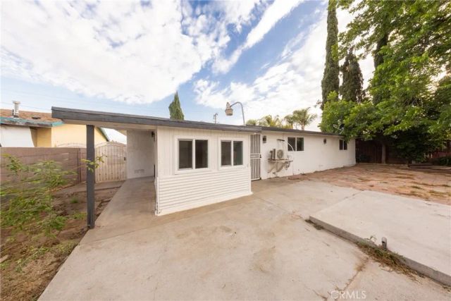 424 E 1st, Rialto, CA 92376
