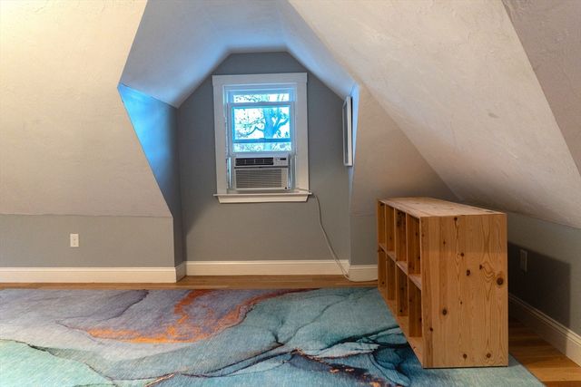 118 Newburg Street 118, Boston, MA 02130