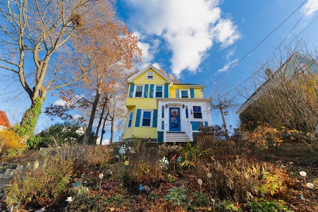 118 Newburg Street 118, Boston, MA 02130