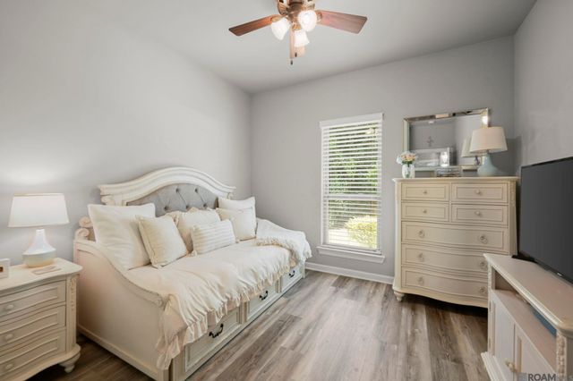 11376 Oak Run Dr, Geismar, LA 70734