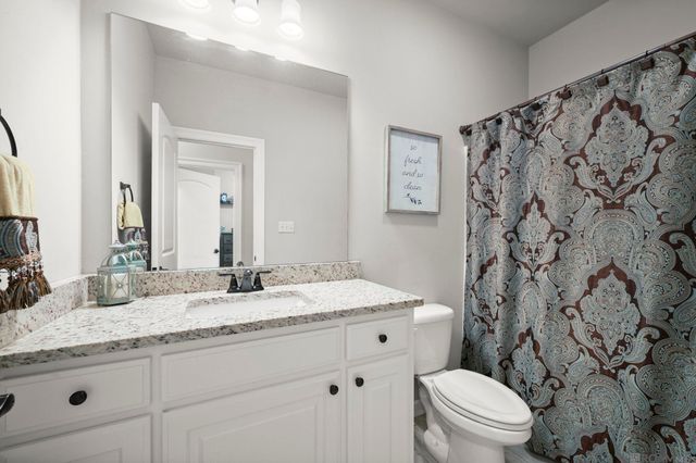 11376 Oak Run Dr, Geismar, LA 70734