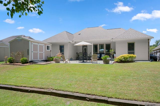 11376 Oak Run Dr, Geismar, LA 70734