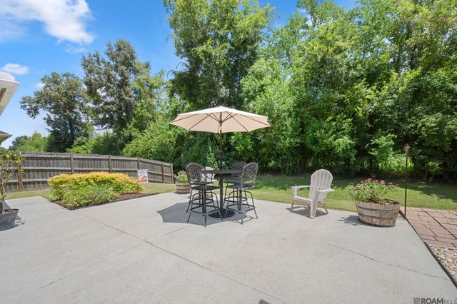 11376 Oak Run Dr, Geismar, LA 70734