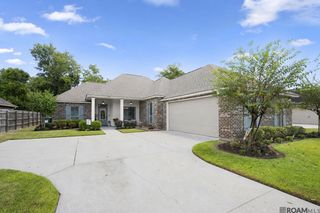 11376 Oak Run Dr, Geismar, LA 70734