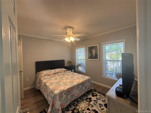 1661 Old Country 351B, Riverhead, NY 11901