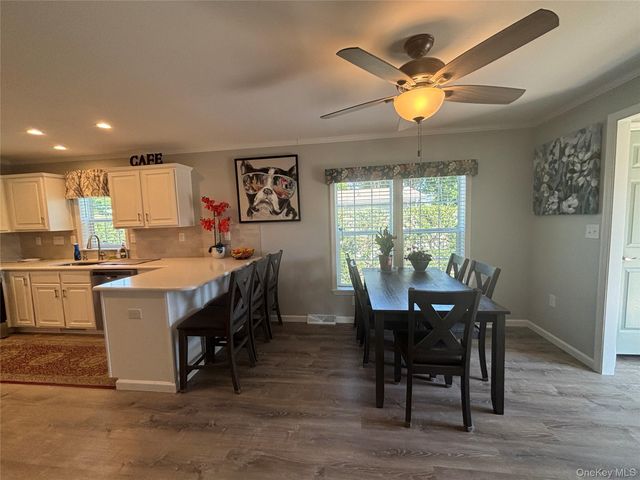 1661 Old Country 351B, Riverhead, NY 11901