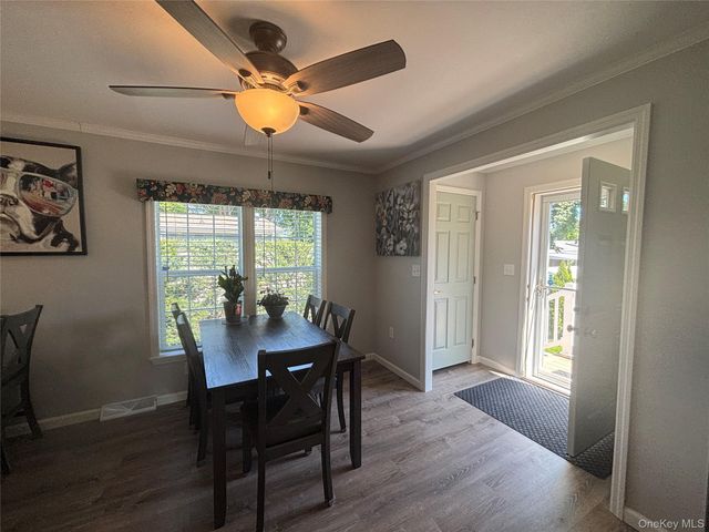 1661 Old Country 351B, Riverhead, NY 11901