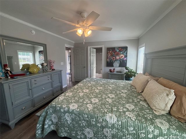 1661 Old Country 351B, Riverhead, NY 11901