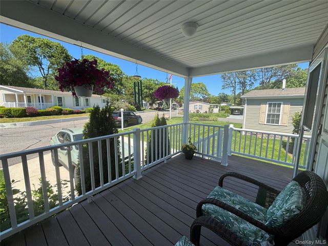 1661 Old Country 351B, Riverhead, NY 11901