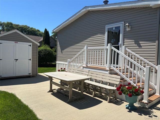 1661 Old Country 351B, Riverhead, NY 11901