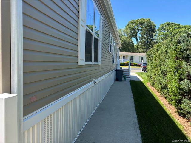 1661 Old Country 351B, Riverhead, NY 11901