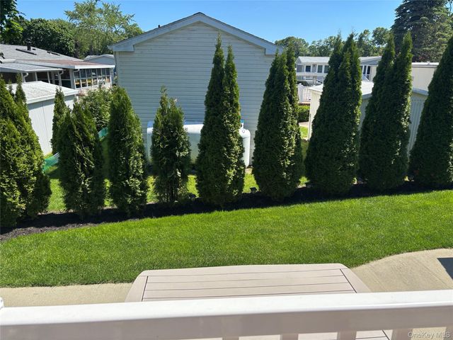1661 Old Country 351B, Riverhead, NY 11901