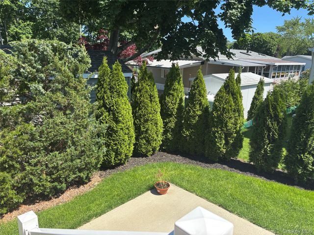 1661 Old Country 351B, Riverhead, NY 11901