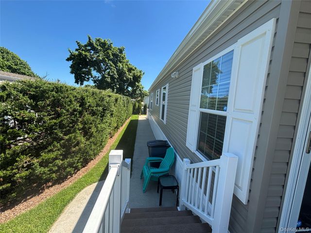 1661 Old Country 351B, Riverhead, NY 11901