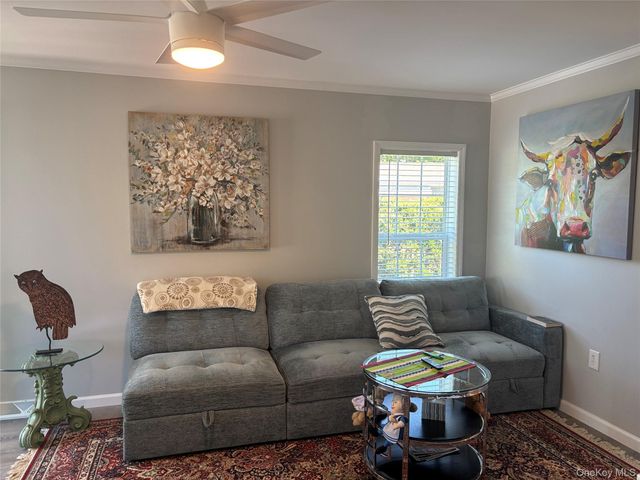 1661 Old Country 351B, Riverhead, NY 11901