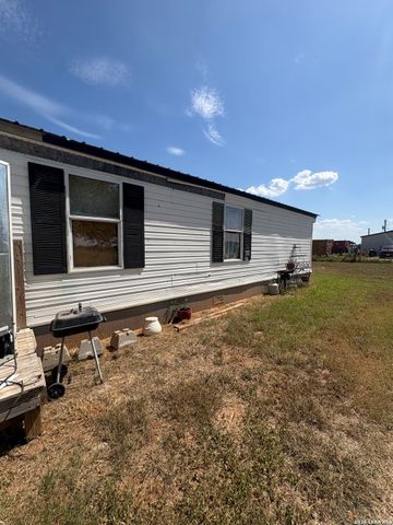 4410 County Road 334, Stockdale, TX 78160