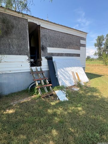 4410 County Road 334, Stockdale, TX 78160