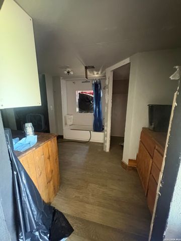 4410 County Road 334, Stockdale, TX 78160