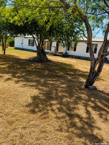 4410 County Road 334, Stockdale, TX 78160