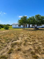 4410 County Road 334, Stockdale, TX 78160