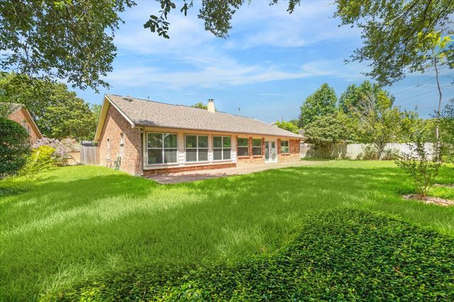 1922 Brushy Creek Dr, Sugar Land, TX 77478