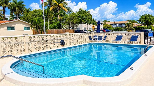 1327 N 15th Avenue 22, Hollywood, FL 33020