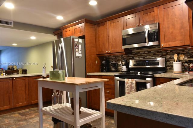 1327 N 15th Avenue 22, Hollywood, FL 33020
