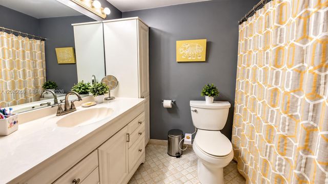 1327 N 15th Avenue 22, Hollywood, FL 33020