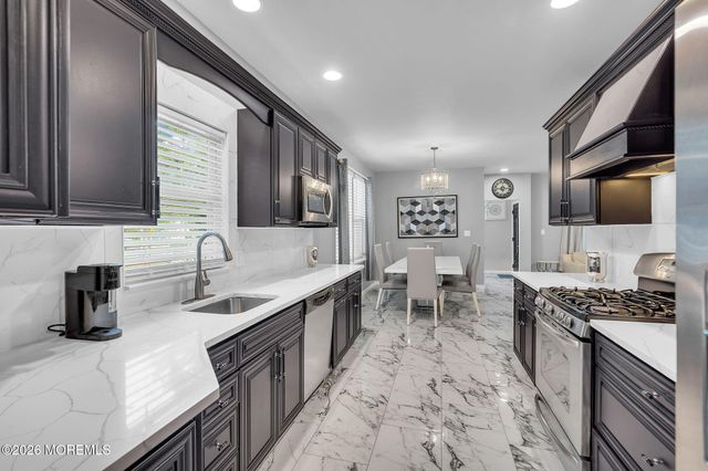 146 N Main Street, Manahawkin, NJ 08050