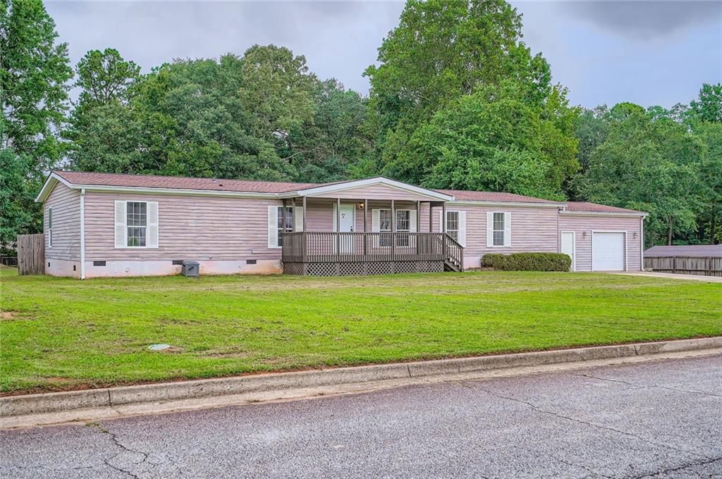 414 Graystone Drive, Winder, GA 30680