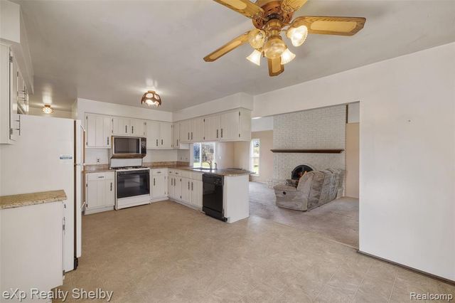 2849 Elmcrest Road, Sterling Heights, MI 48310