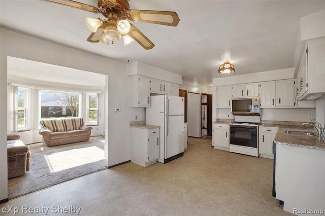 2849 Elmcrest Road, Sterling Heights, MI 48310