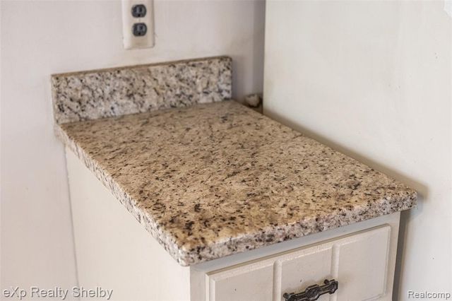 2849 Elmcrest Road, Sterling Heights, MI 48310