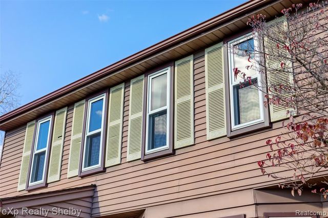 2849 Elmcrest Road, Sterling Heights, MI 48310