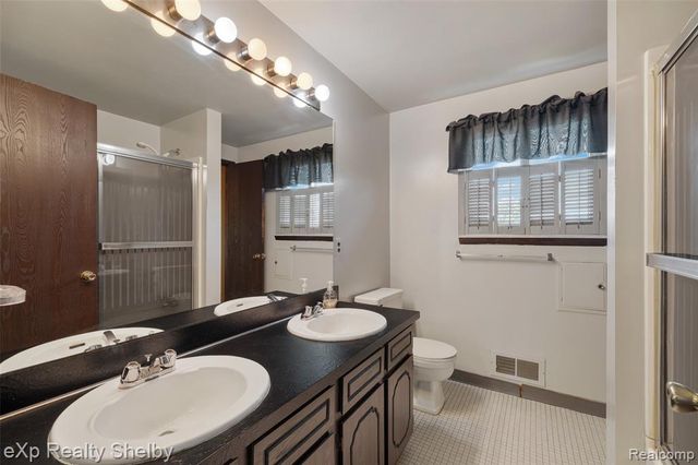 2849 Elmcrest Road, Sterling Heights, MI 48310