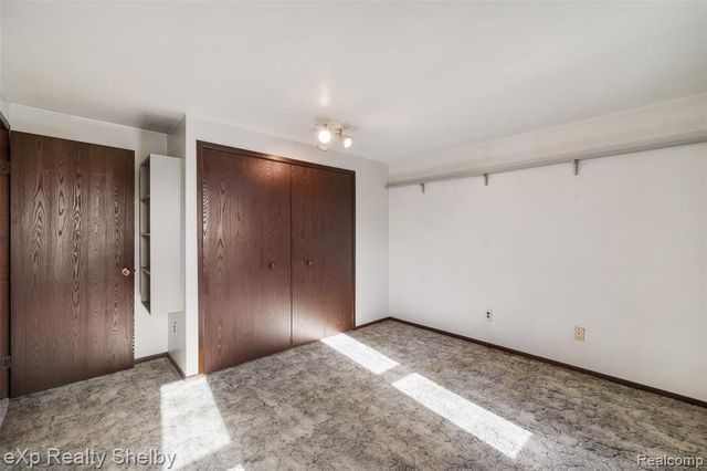 2849 Elmcrest Road, Sterling Heights, MI 48310