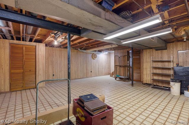 2849 Elmcrest Road, Sterling Heights, MI 48310