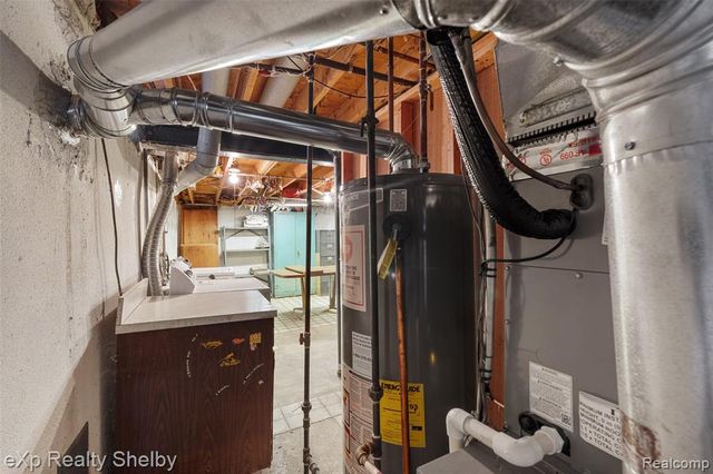 2849 Elmcrest Road, Sterling Heights, MI 48310