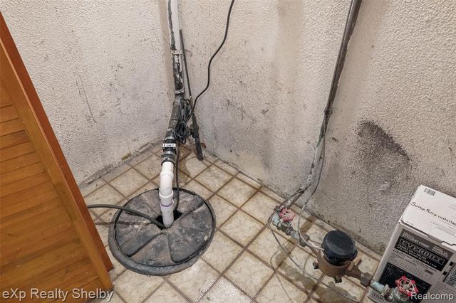 2849 Elmcrest Road, Sterling Heights, MI 48310