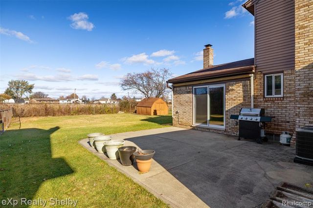 2849 Elmcrest Road, Sterling Heights, MI 48310