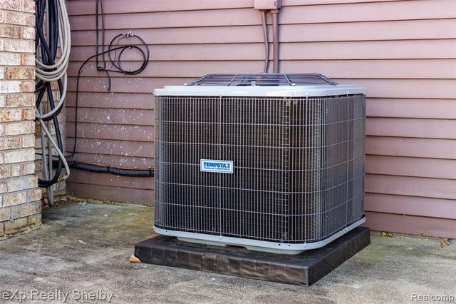 2849 Elmcrest Road, Sterling Heights, MI 48310