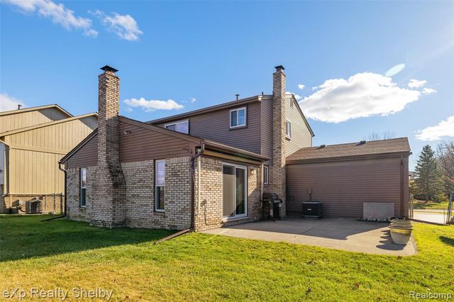 2849 Elmcrest Road, Sterling Heights, MI 48310