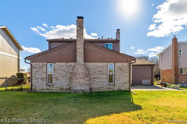 2849 Elmcrest Road, Sterling Heights, MI 48310
