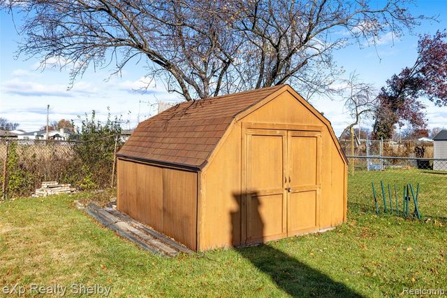 2849 Elmcrest Road, Sterling Heights, MI 48310