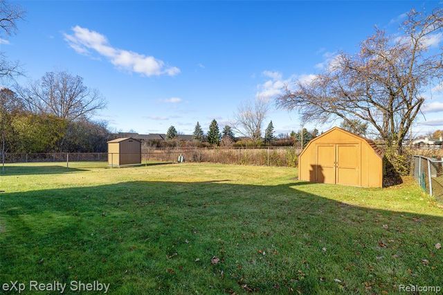 2849 Elmcrest Road, Sterling Heights, MI 48310