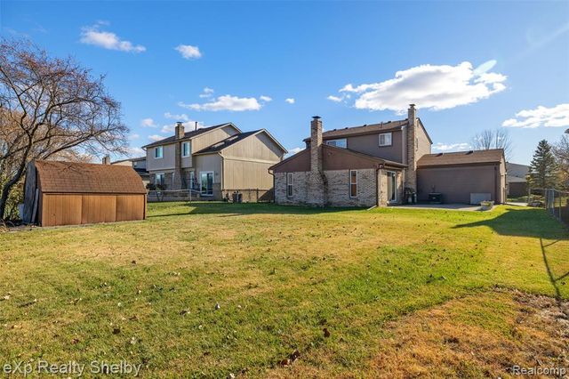 2849 Elmcrest Road, Sterling Heights, MI 48310