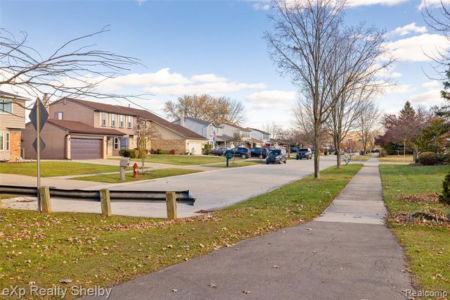 2849 Elmcrest Road, Sterling Heights, MI 48310