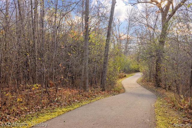 2849 Elmcrest Road, Sterling Heights, MI 48310