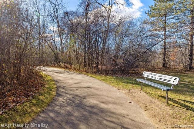 2849 Elmcrest Road, Sterling Heights, MI 48310